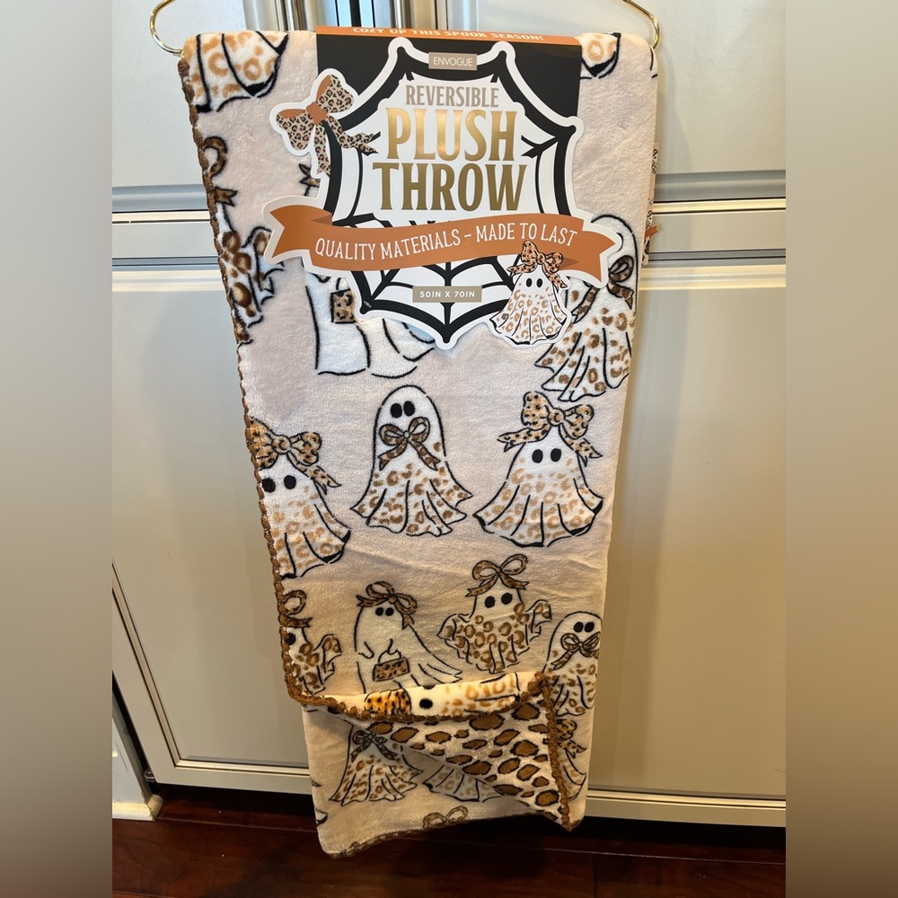Viral Envogue Ghost Leopard Print Plush Throw Blanket Halloween